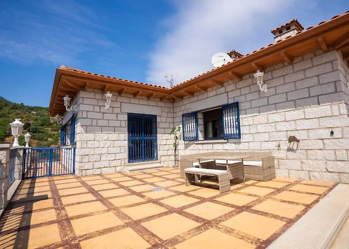 Mansión con Jacuzzi a 40 grados, gran piscina y Pádel